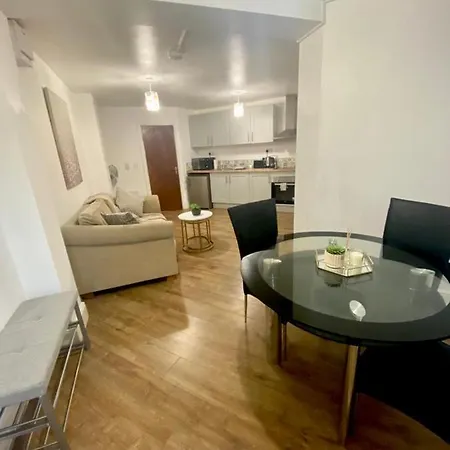 Furnished 1 Bedroom ブリストル