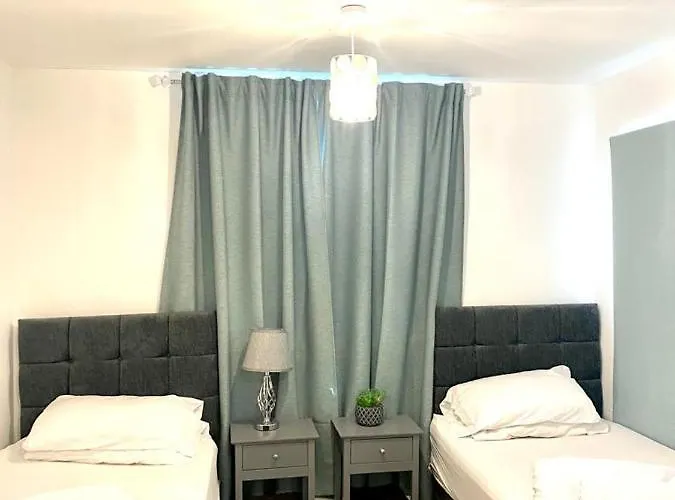 Furnished 1 Bedroom *